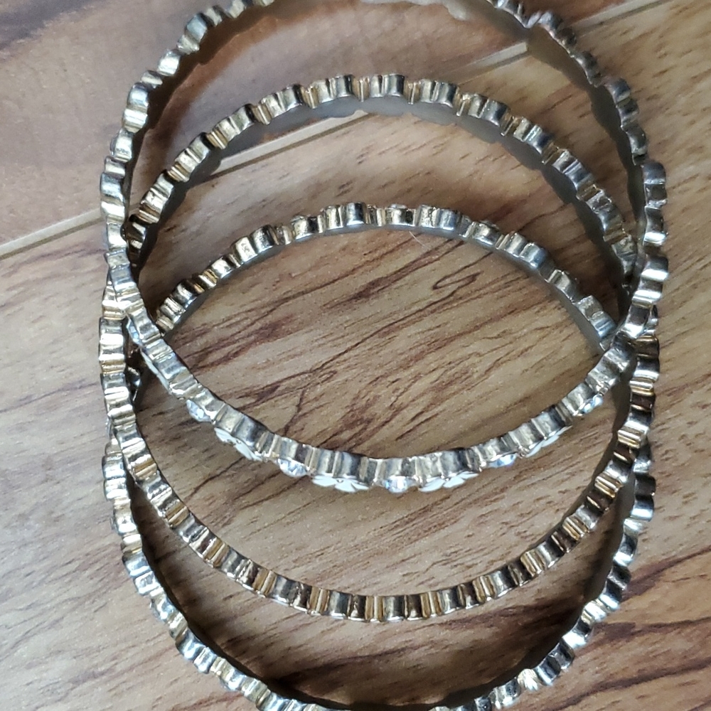 Flower bracelets - Picture 4 of 9